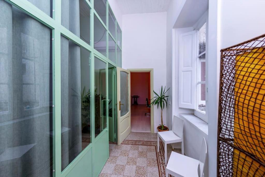 Charming Apartment With Balcony In The Historic Center Νάπολη Εξωτερικό φωτογραφία