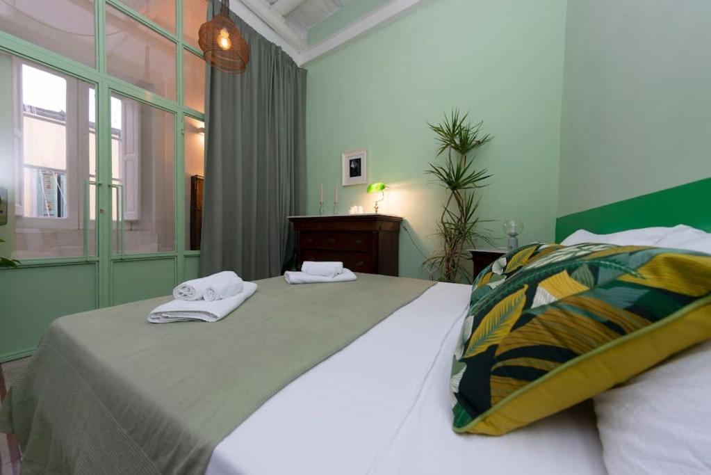 Charming Apartment With Balcony In The Historic Center Νάπολη Εξωτερικό φωτογραφία