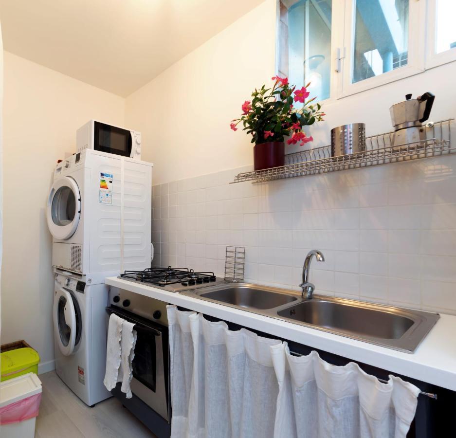 Charming Apartment With Balcony In The Historic Center Νάπολη Εξωτερικό φωτογραφία